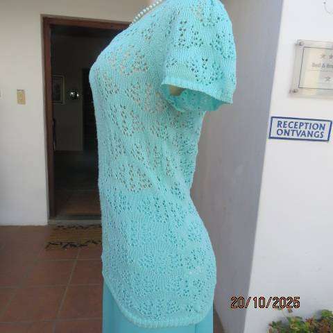 MASSUMI aqua colour acrylic-cotton lace stitch knit short sleeve top. Size 36-38