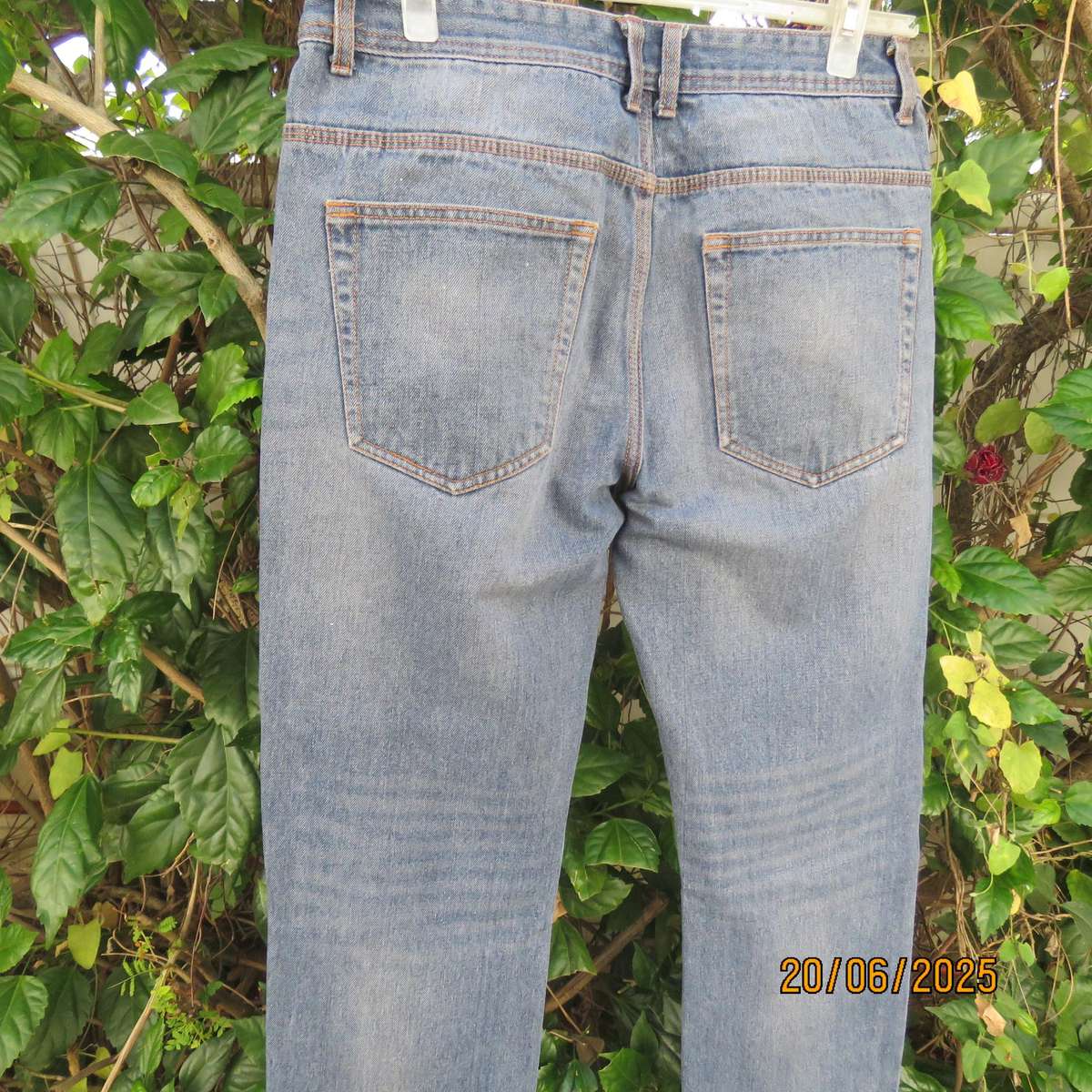 EXACT men's blue denim straight leg jeans size 32. 100% cotton.