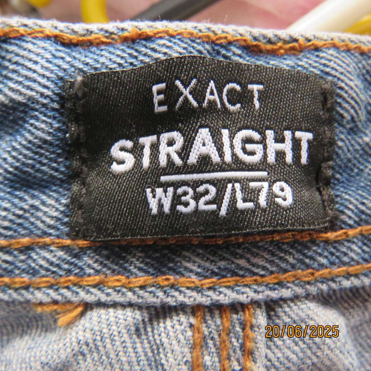 EXACT men's blue denim straight leg jeans size 32. 100% cotton.