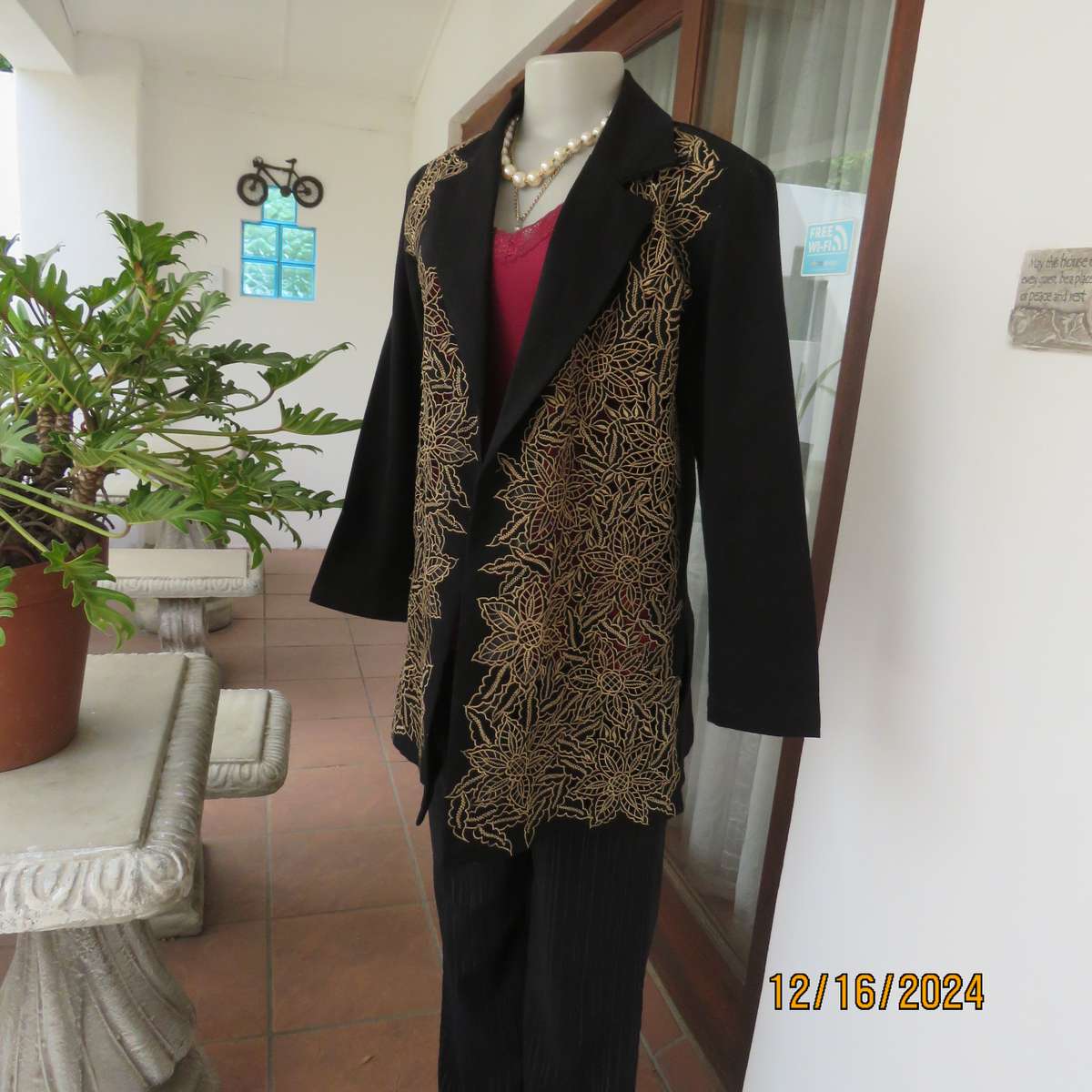 PIKO long sleeve evening jacket with cut-out gold embroidery on fronts.Size 36.Lapel collar.As new