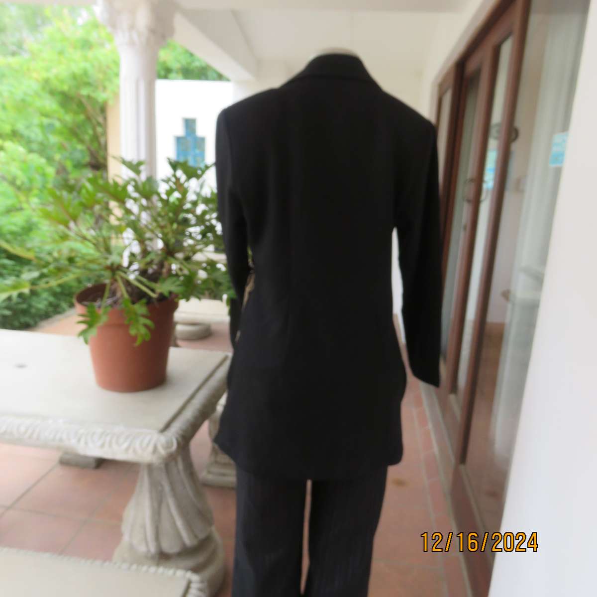 PIKO long sleeve evening jacket with cut-out gold embroidery on fronts.Size 36.Lapel collar.As new