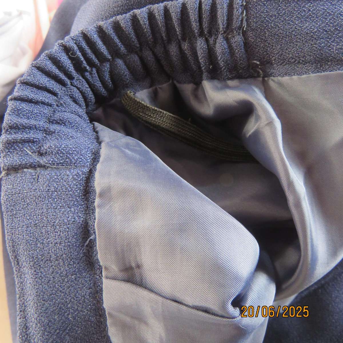 KARISMA  navy 2 pc skirt suit both pieces fully lined. Size 40-16. Tailored jacket.