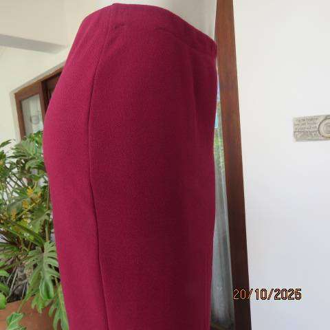 JUDY'S PRIDE maroon stretch textured polyester bodycon skirt size 36