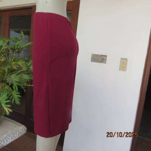 JUDY'S PRIDE maroon stretch textured polyester bodycon skirt size 36