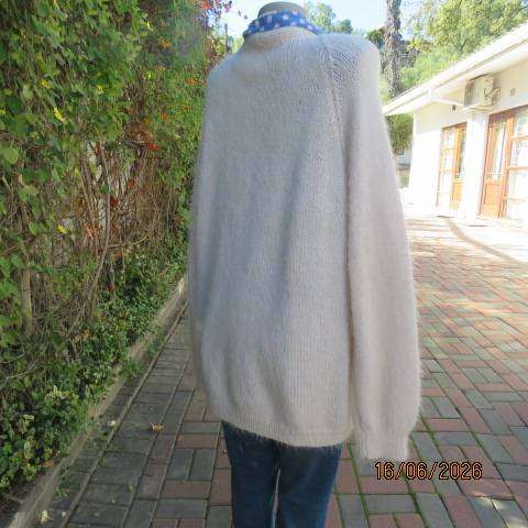 Hand knitted double knit mohair look long raglan sleeve button down V front cardigan size 44