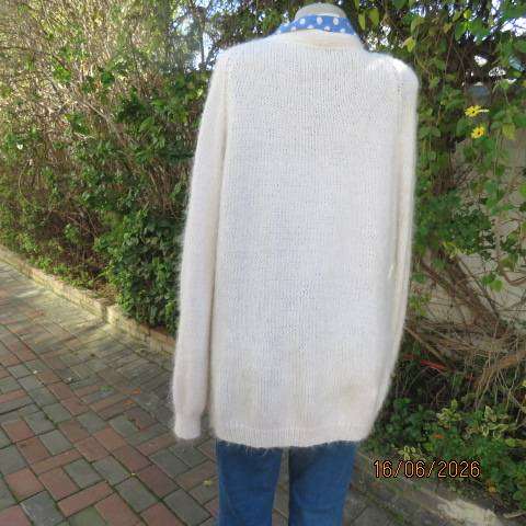 Hand knitted double knit mohair look long raglan sleeve button down V front cardigan size 44