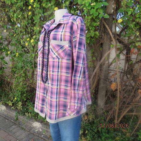 René Taylor violet navy and white check long sleeve button-down shirt with 2 pockets, size 44
