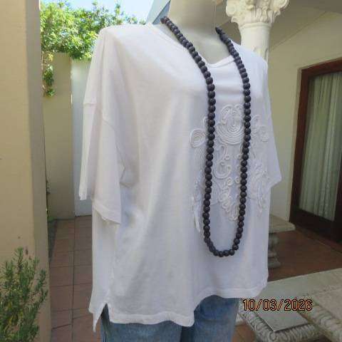 STUDIO-W white short sleeve cotton slip over top with cord decoration, size 48