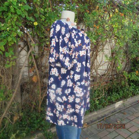 Navy viscose loose short raglan sleeve top with white flowers and elasticated neckline size 42