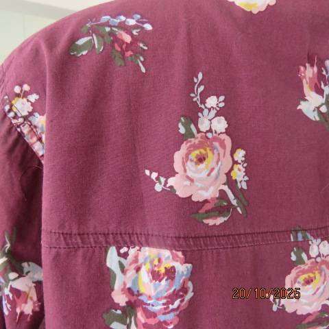 CHEROKEE maroon 100% cotton long sleeve top with crimson-blue flowers. Size 40
