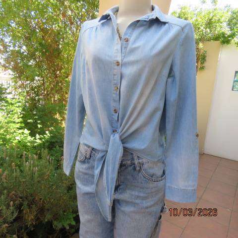 Oakridge light blue denim long sleeve button-down top with front ties, size 32-34