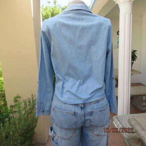 Oakridge light blue denim long sleeve button-down top with front ties, size 32-34
