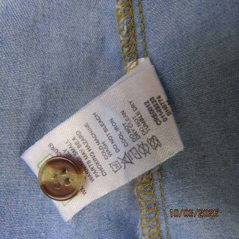 Oakridge light blue denim long sleeve button-down top with front ties, size 32-34