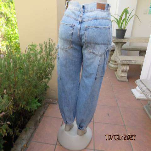GLORIA blue denim jeans women size 36 with elastic leg cuffs and multiple pockets