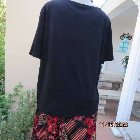 H&M textured polyester stretch slip-over short sleeve top with boat neckline, size 42