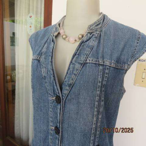 WOOLWORTHS button down blue denim jean dress in 100% cotton. Size 40