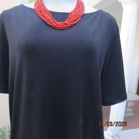 H&M textured polyester stretch slip-over short sleeve top with boat neckline, size 42