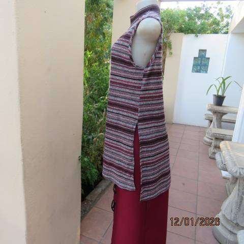 ATMOSPHERE long horizontal striped rib knit poly yarn black-red-grey sleeveless top. Size 36