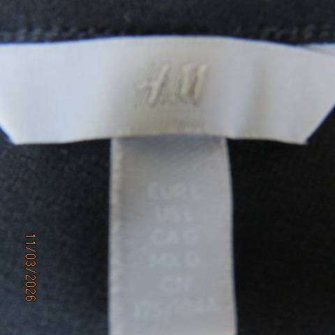 H&M textured polyester stretch slip-over short sleeve top with boat neckline, size 42