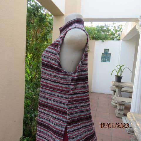 ATMOSPHERE long horizontal striped rib knit poly yarn black-red-grey sleeveless top. Size 36