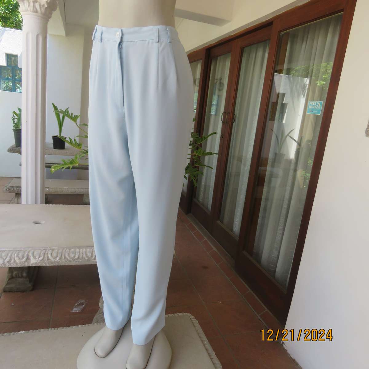PAM BEE best quality sky blue straight leg-some tapering pants.Size 40.Flat front.Elastic sides.