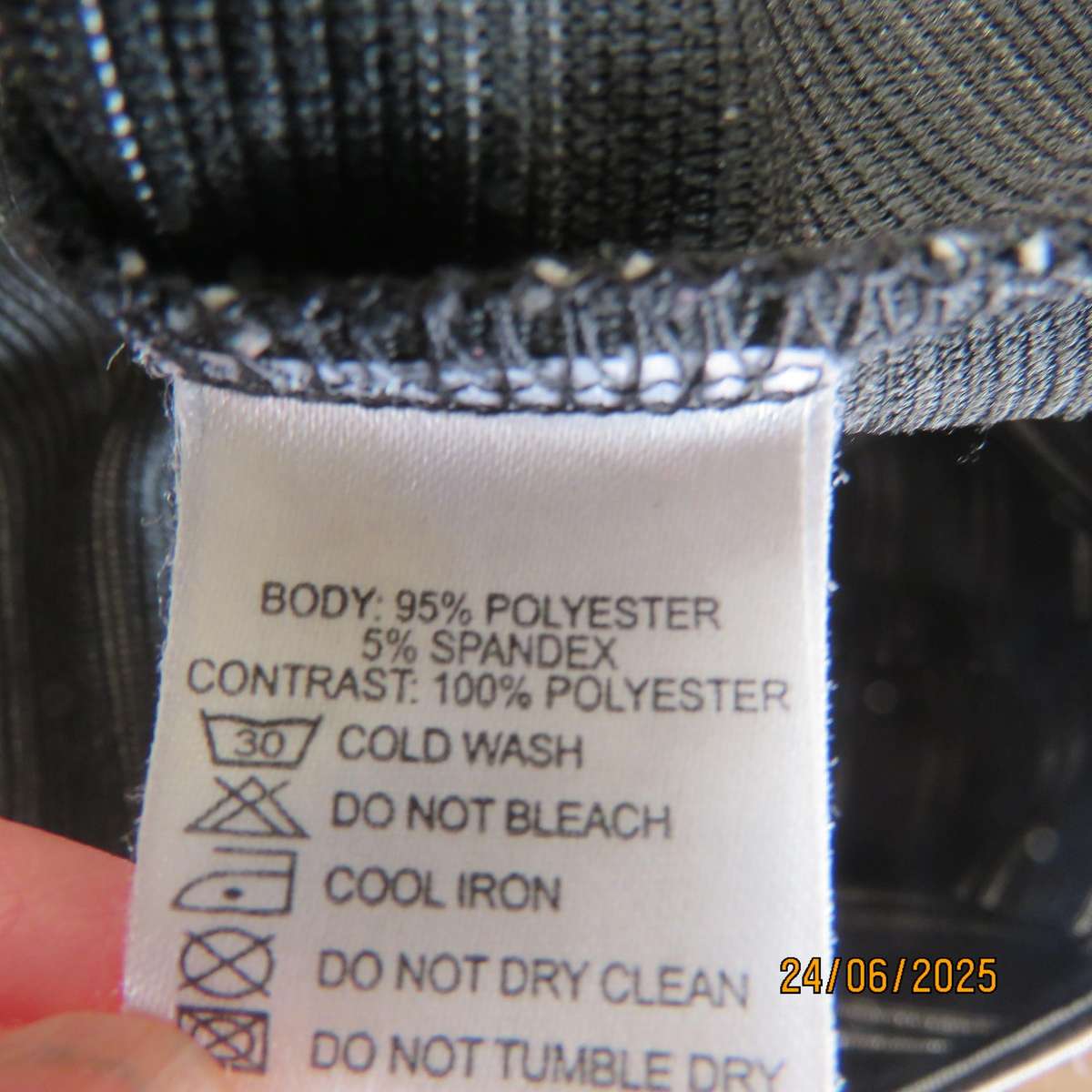 Black-white horizontal striped bodycon dress in ribbed stretch polyester. Size 34