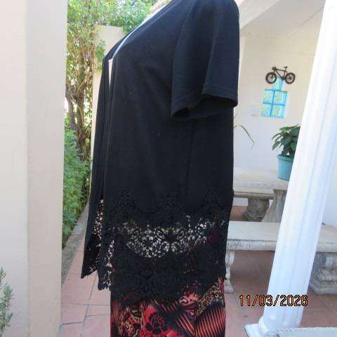 DANNIER black polycotton knit open hanging short sleeve cover-up with lace border, size 38