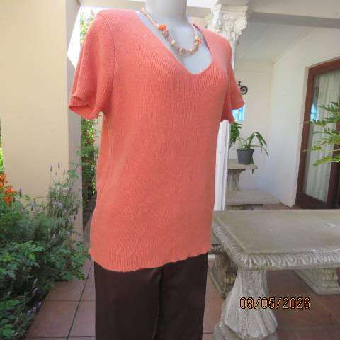 Apricot colour warm rib knit acrylic-polyester and nylon blend short sleeve top size 44