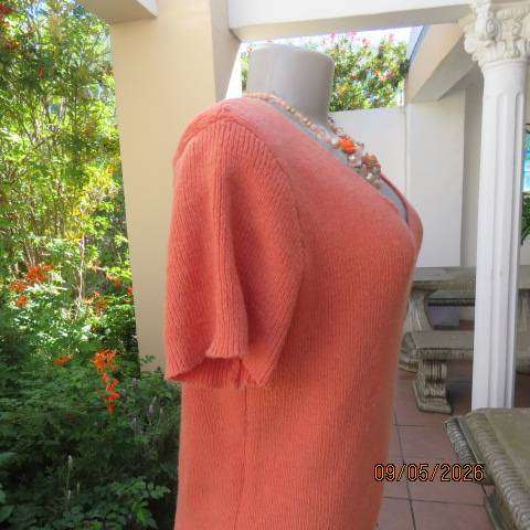 Apricot colour warm rib knit acrylic-polyester and nylon blend short sleeve top size 44