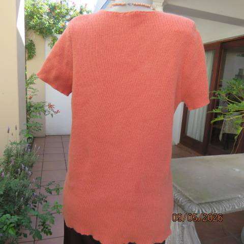 Apricot colour warm rib knit acrylic-polyester and nylon blend short sleeve top size 44
