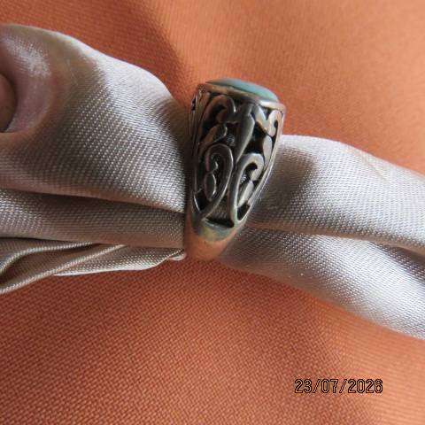 Sterling Silver 925 Ring with Turquoise Oval Flatset Cabochon - Size 7