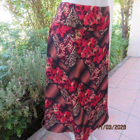Dianello ankle length A-line polyester skirt in crimson-black-cream print, size 46