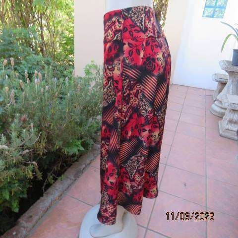 Dianello ankle length A-line polyester skirt in crimson-black-cream print, size 46