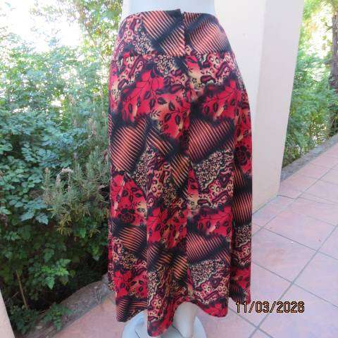Dianello ankle length A-line polyester skirt in crimson-black-cream print, size 46