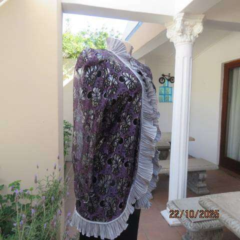 VERA'S Originals black-silver-violet acrylic lace open evening long sleeve jacket. Size 38-40