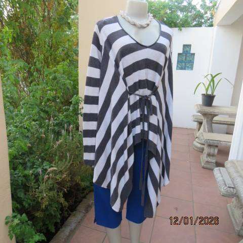 RIVER ISLAND U.K. slip over cotton knit horizontal grey striped top. Front straps. Size 36-40