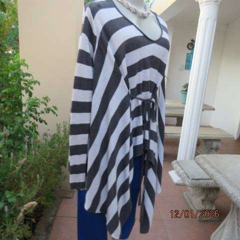 RIVER ISLAND U.K. slip over cotton knit horizontal grey striped top. Front straps. Size 36-40