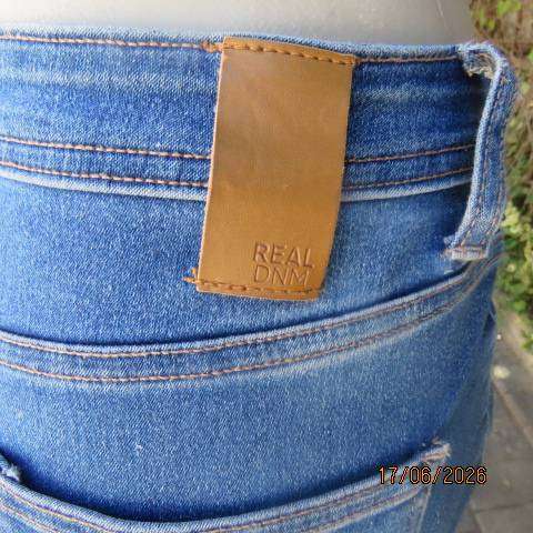 REAL Denim blue stretch polycotton skinny leg jeans size 40