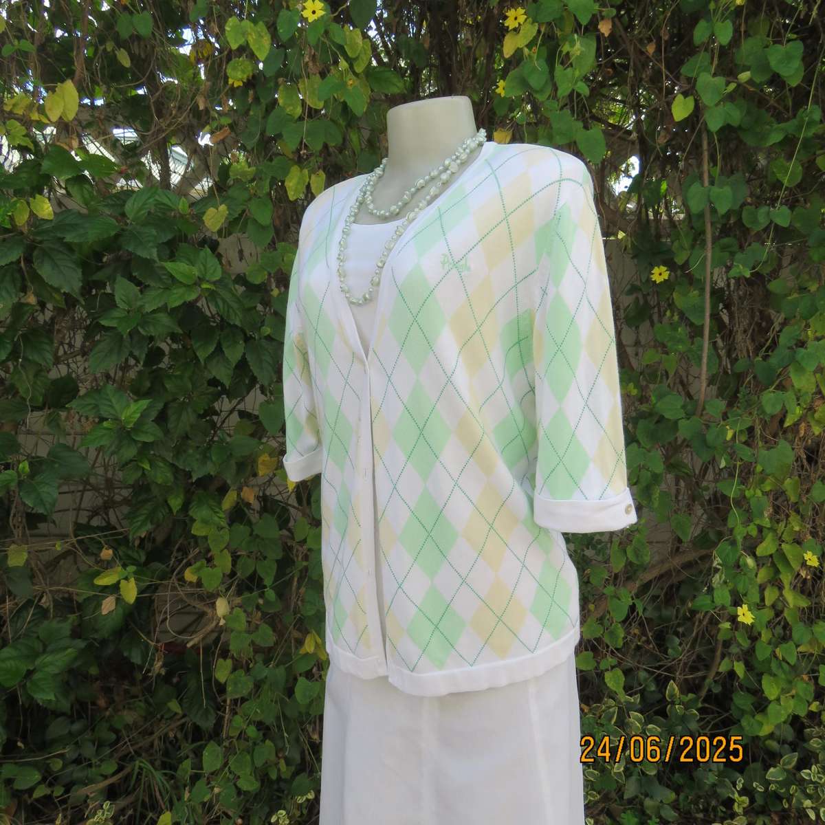 PRINGLE high quality cotton knit diamond pattern cardigan. green-cream-white. Size 38-40