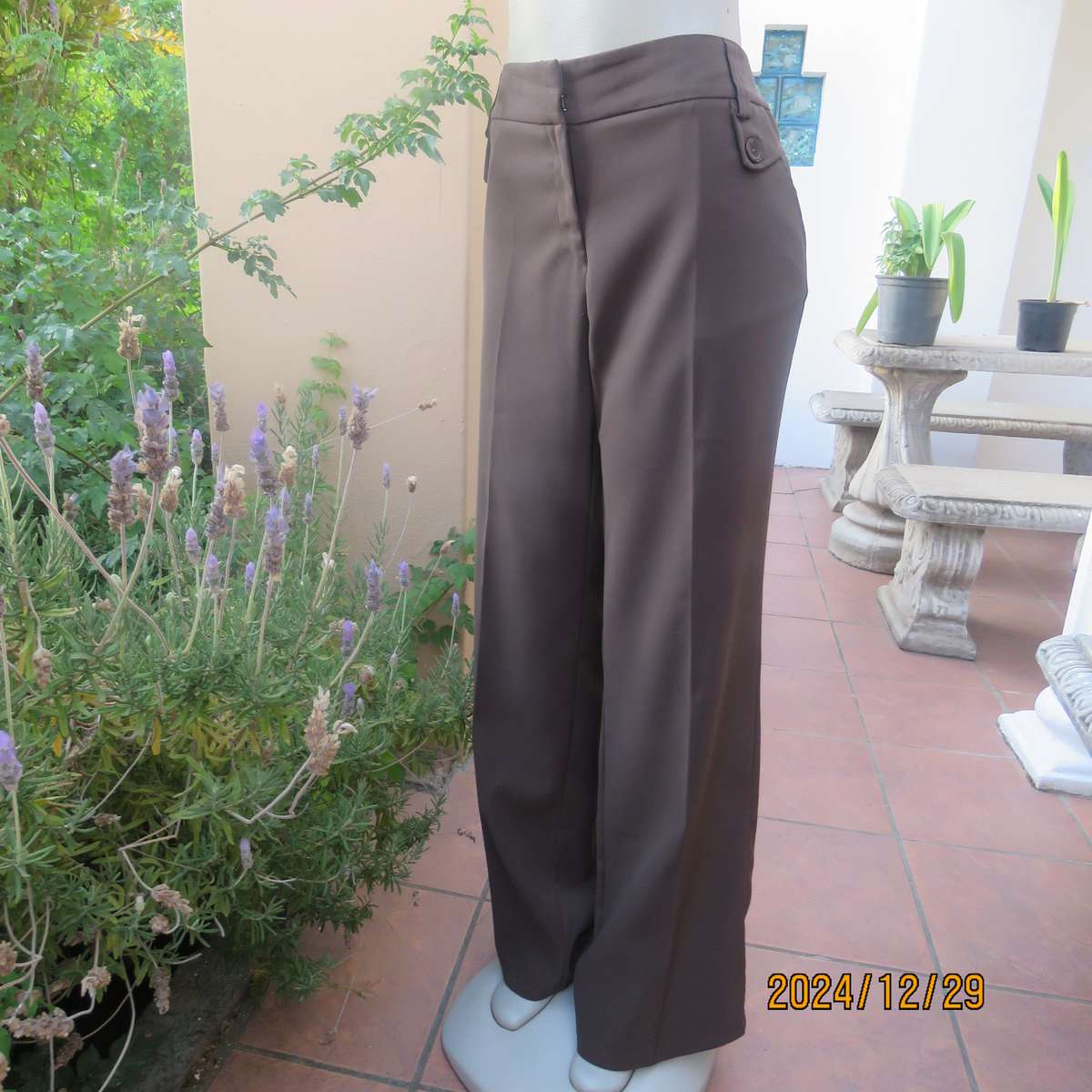 SANDI K medium brown polyester-lycra elegant high quality wide straight legged pants.Size 40-42.