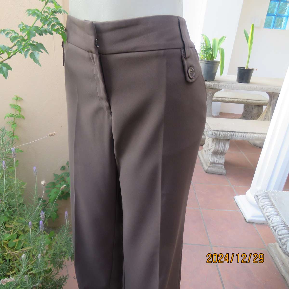 SANDI K medium brown polyester-lycra elegant high quality wide straight legged pants.Size 40-42.