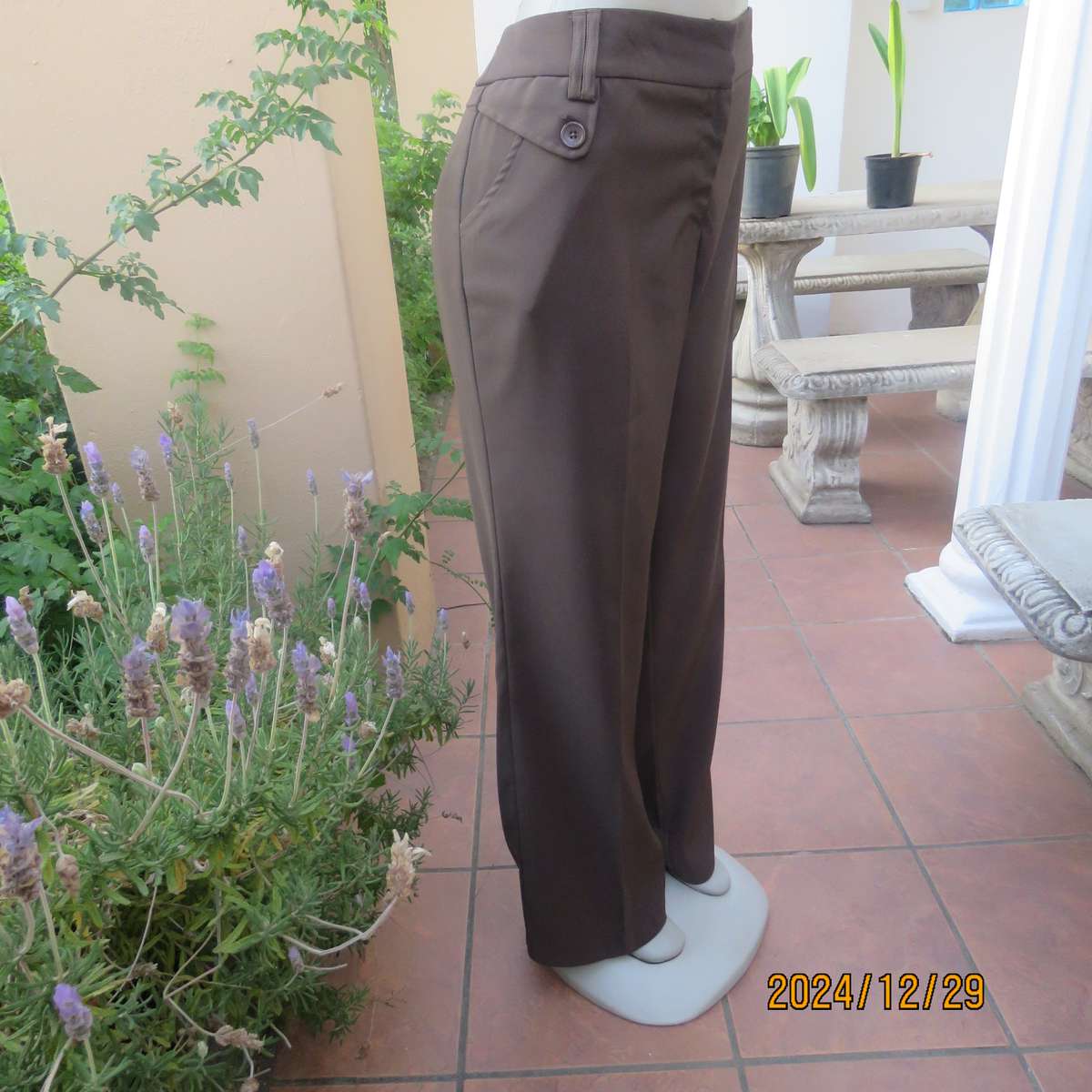 SANDI K medium brown polyester-lycra elegant high quality wide straight legged pants.Size 40-42.