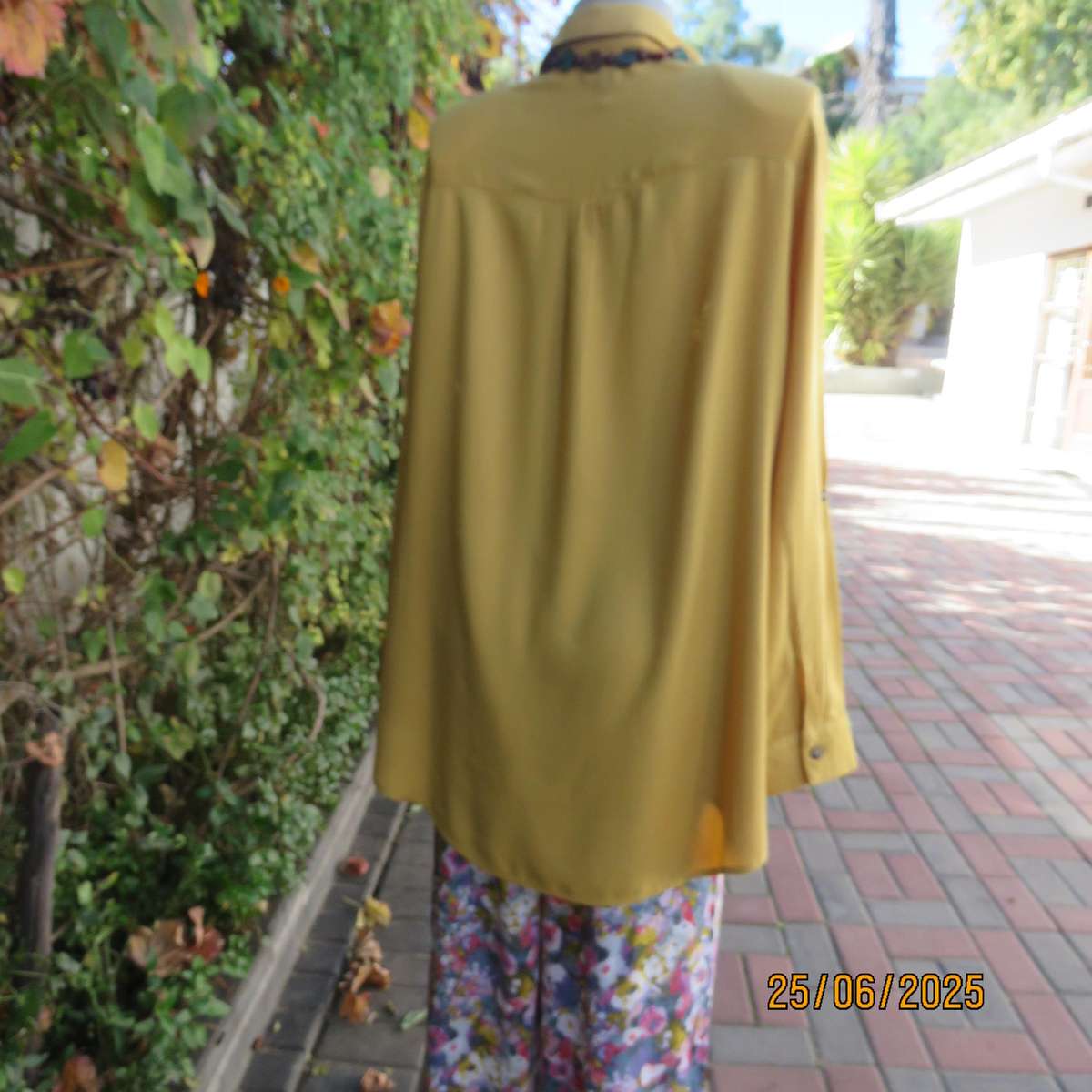 Mustard colour long sleeve soft viscose shirt. Yoked back with pleat. 2 front pockets. Size 46