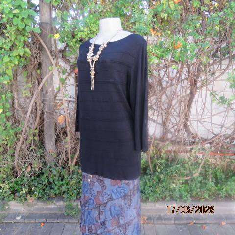 DAVID JONES black viscose-nylon knitted stretch slip-over long sleeve jumper, size 40