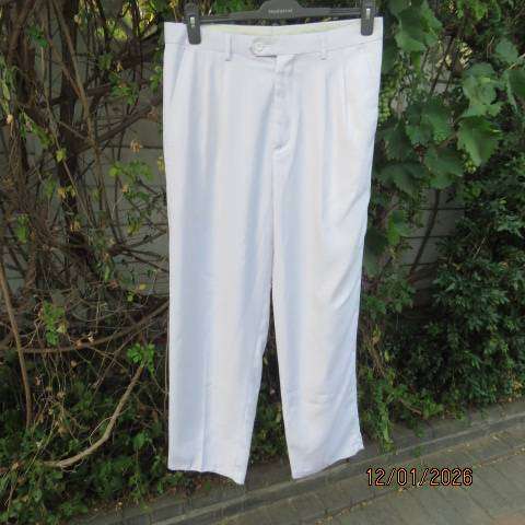 LION KNIGHT white cotton-terylene-silk pants size 34 with back-side pockets. As new