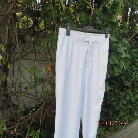 LION KNIGHT white cotton-terylene-silk pants size 34 with back-side pockets. As new