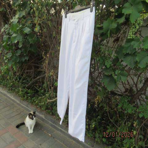 LION KNIGHT white cotton-terylene-silk pants size 34 with back-side pockets. As new