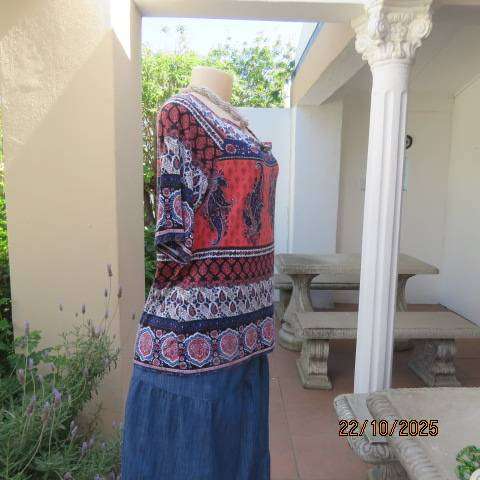 Bohemian print crimson-navy and white viscose stretch top size 40