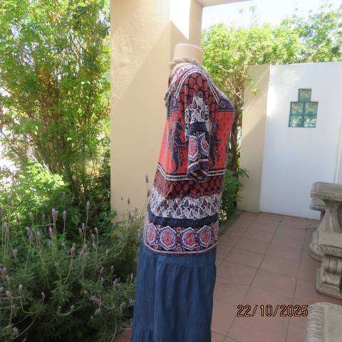 Bohemian print crimson-navy and white viscose stretch top size 40