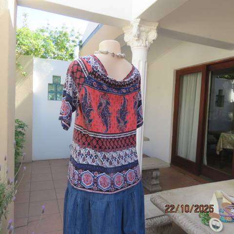 Bohemian print crimson-navy and white viscose stretch top size 40